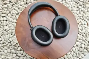 Apakah Headphone Bluetooth Berbahaya bagi Otak? Ini Fakta Ilmiahnya