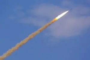 Iran Klaim Baru Pakai Sebagian Kekuatan Rudal lawan AS dan Israel