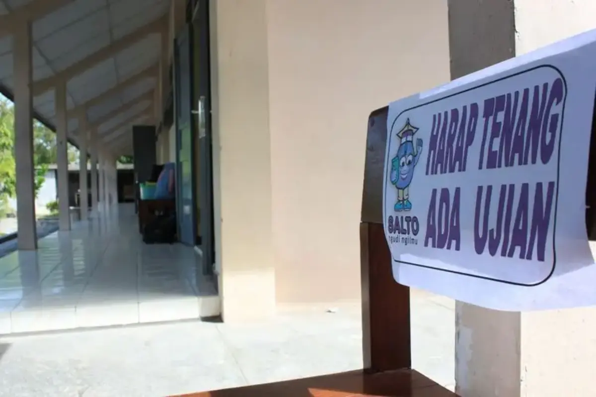 Demi Murid Bisa Ujian, Guru Di Bondowoso Rela Pinjamkan Laptop Pribadi