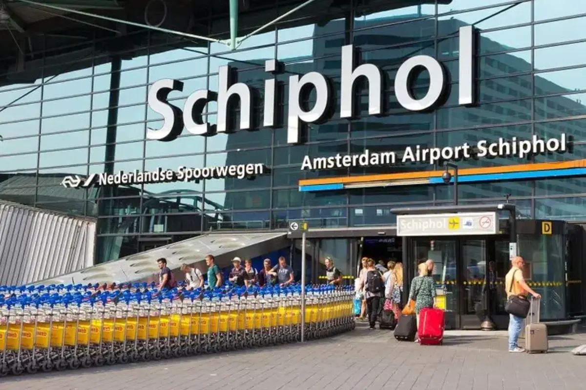 Bandara Schiphol Amsterdam Beri Diskon 10 Persen Untuk Maskapai, Atasi Harga Bahan Bakar Mahal?