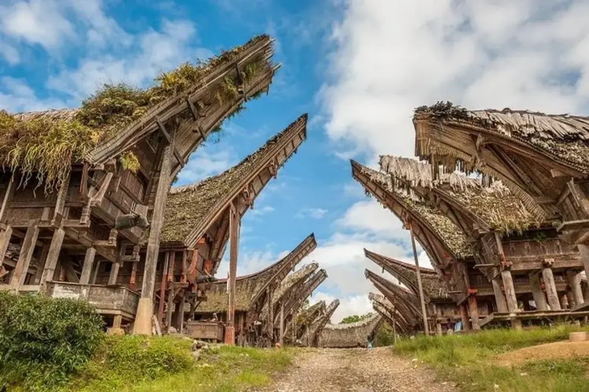 7 Hal Seru Yang Cuma Bisa Kamu Temukan Di Tana Toraja, Negeri Di Atas Awan