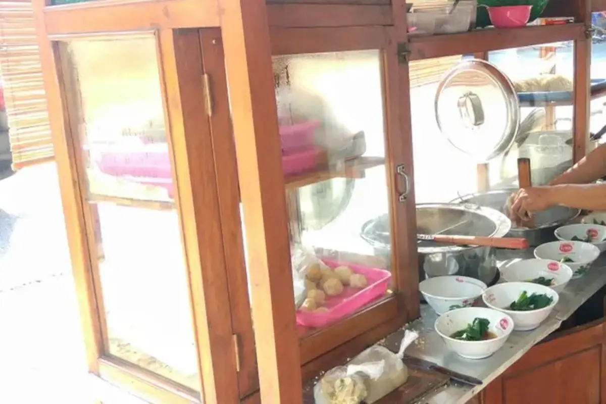 Teka-teki Celah Papan 10 Cm di Balik Kasus Penganiayaan Tukang Bakso Tasikmalaya