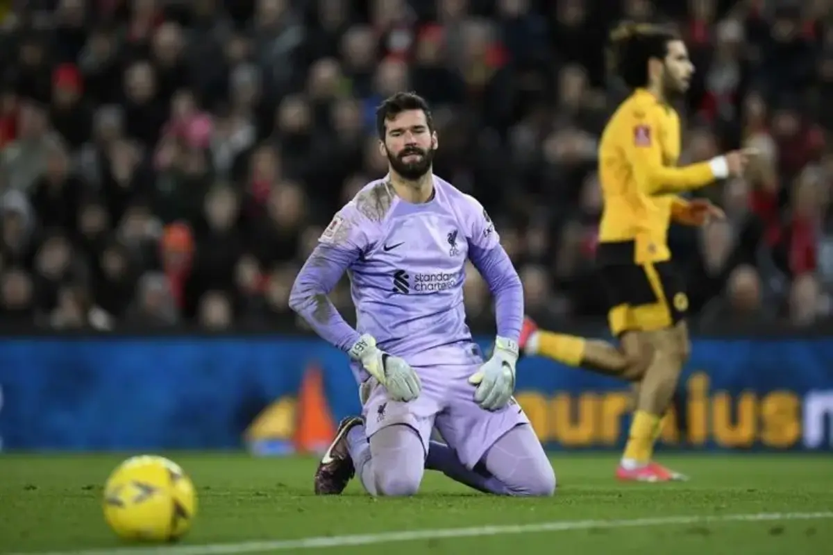 Juventus Kejar Alisson, Negosiasi Dengan Liverpool Memanas