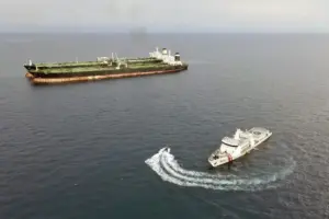Aksi Kejar-kejaran di Selat Hormuz, AS Sergap Kapal Iran Dorena hingga ke Samudra Hindia