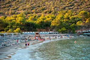 Yunani Hadapi Overtourism, 251 Pantai Wajib Alami Tanpa Fasilitas Turis