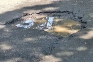 Tak Diperbaiki Pemerintah, Warga Lampung Tengah Patungan Rp 96 Juta Tambal Jalan Rusak