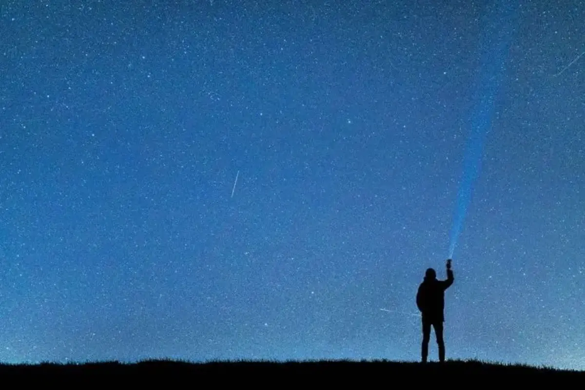 Puncak Hujan Meteor Lyrid 23 April 2026: Cara Melihat dan Waktu Terbaik di Indonesia