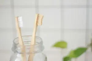 3 Cara Aman Simpan Sikat Gigi di Kamar Mandi, Bebas Bakteri