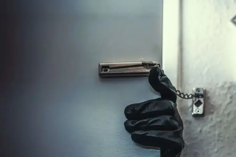 Modus Cari Makanan Sisa, Komplotan Maling Pakai Becak Barang Bobol Klinik Gigi di Medan