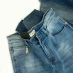 4 Cara Mencuci Pakaian Berwarna Gelap, Bisa Cegah Kusam!