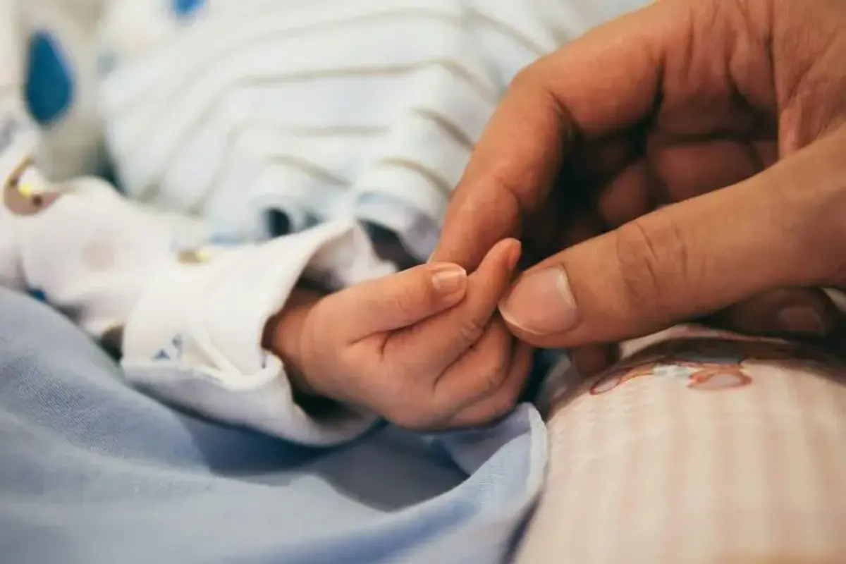 Bukan Hanya Mengurus Bayi, 12 Hal Ini Wajib Dilakukan Ibu Usai Melahirkan