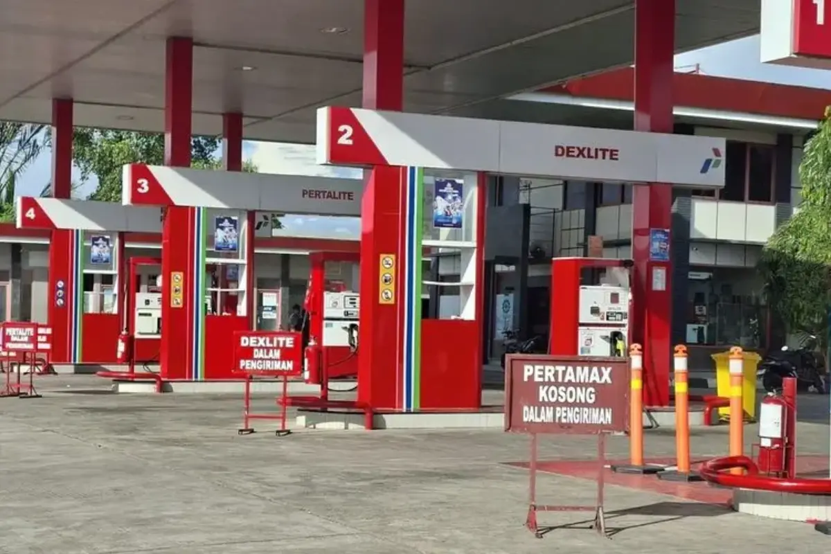Tak Mau Antre Bbm, Pria Di Bandung Emosi Saat Ditegur Keluarkan Benda Mirip Pistol Di Spbu