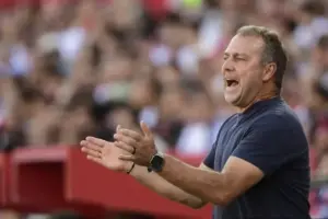 Hansi Flick Ungkap Masa Depannya di Barcelona Usai Gugur di Liga Champions