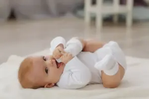 Benarkah Pemakaian Popok Memicu Fimosis pada Bayi Laki-laki?