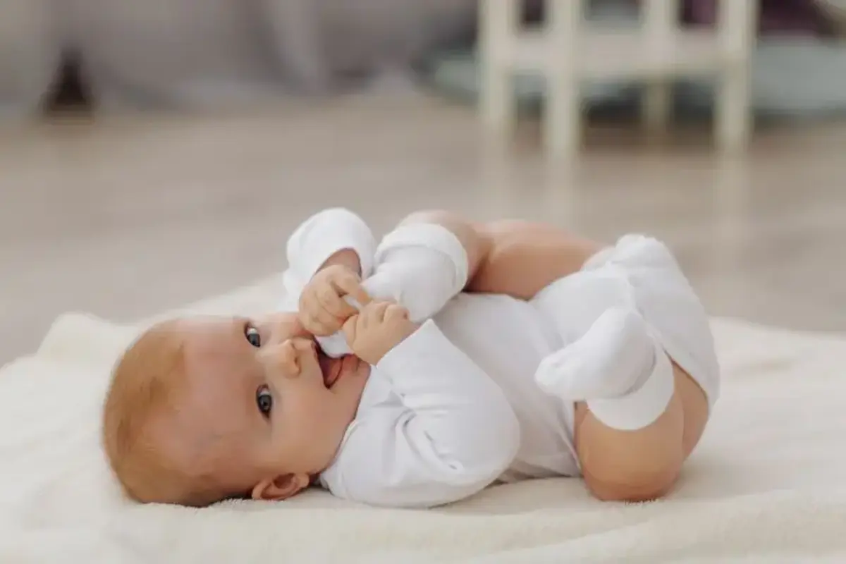 Benarkah Pemakaian Popok Memicu Fimosis Pada Bayi Laki Laki?