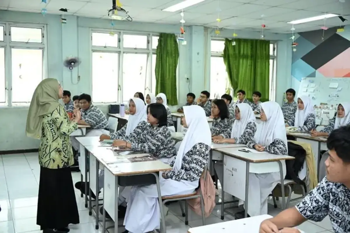 Jerit Guru Honorer Di Bandung, Dua Bulan Belum Gajian, Bertahan Hidup Lewat "side Hustle"