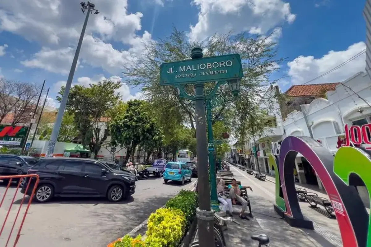 Bus Pariwsiata Dilarang Masuk Malioboro, Wali Kota Yogyakarta Hasto Siapkan Skenario Rekayasa Lalu Lintas