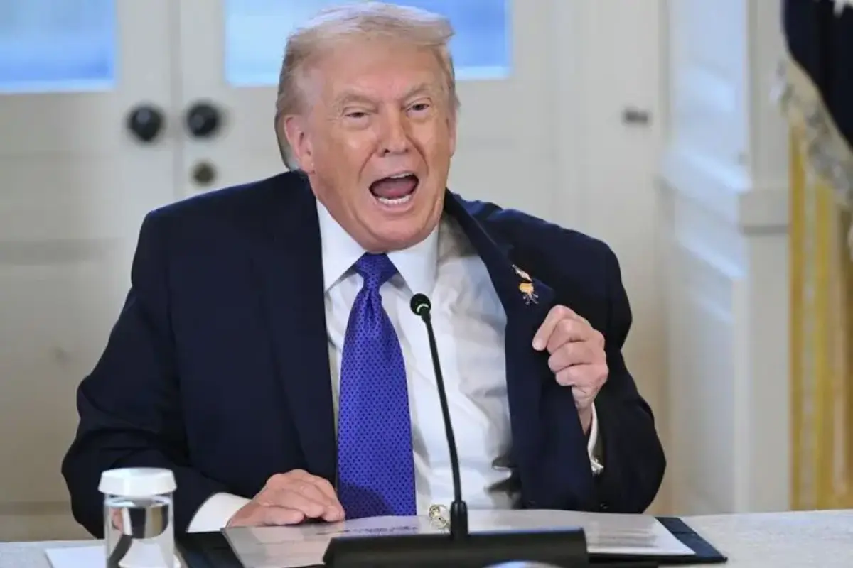Trump Makin Berani, Perintahkan Tembak Kapal Iran Di Selat Hormuz