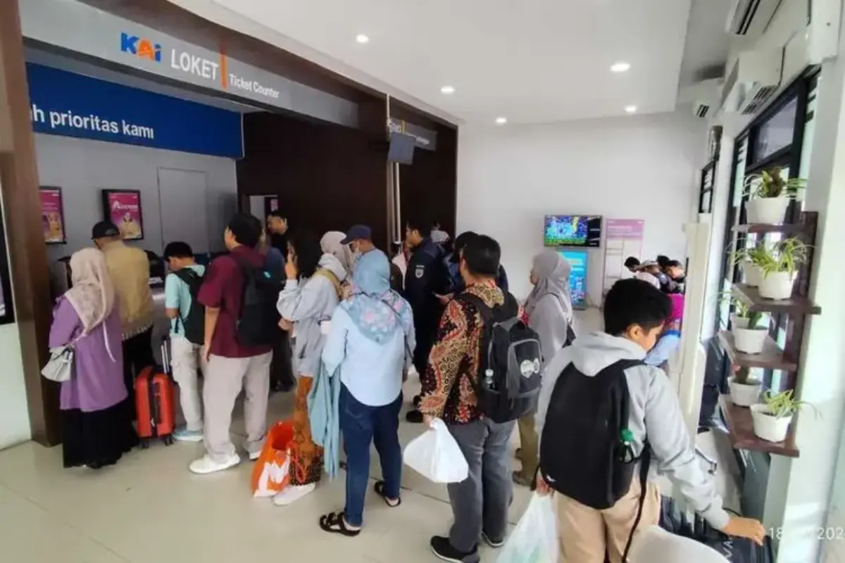 154 Penumpang Batalkan Perjalanan Di Daop 3 Cirebon, Imbas Tabrakan Kereta Picu Ketidakpastian Jadwal