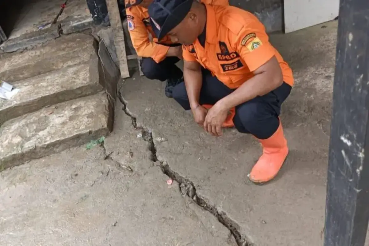 Tanah Bergerak Di Bogor, 7 Rumah Di Babakan Madang Rusak, 28 Warga Mengungsi