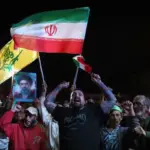 Warga Iran Pamer Rudal Balistik Jelang Gencatan Senjata Berakhir, Dukung Pemerintah