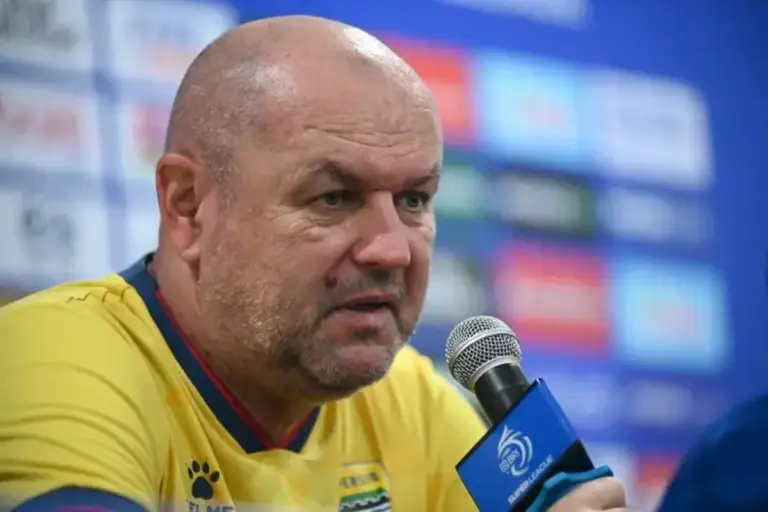 Bojan Hodak Beberkan Kondisi Persib di Tengah Perburuan Gelar Juara