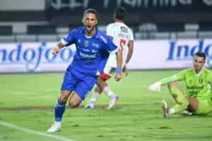 Persaingan Juara Super League Panas, 6 Laga Penentuan Persib