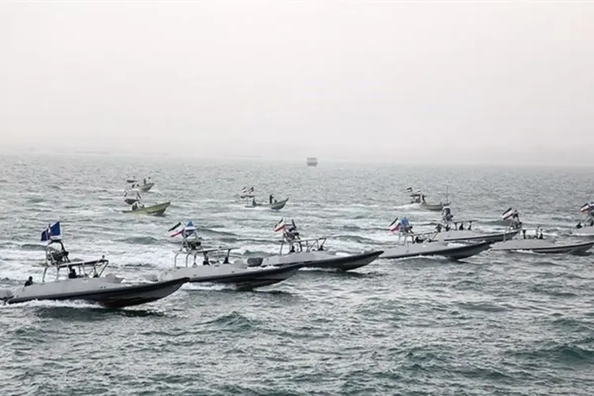 Iran Pamer Kekuatan Di Selat Hormuz, Pasukan Bertopeng Sergap Kapal Raksasa