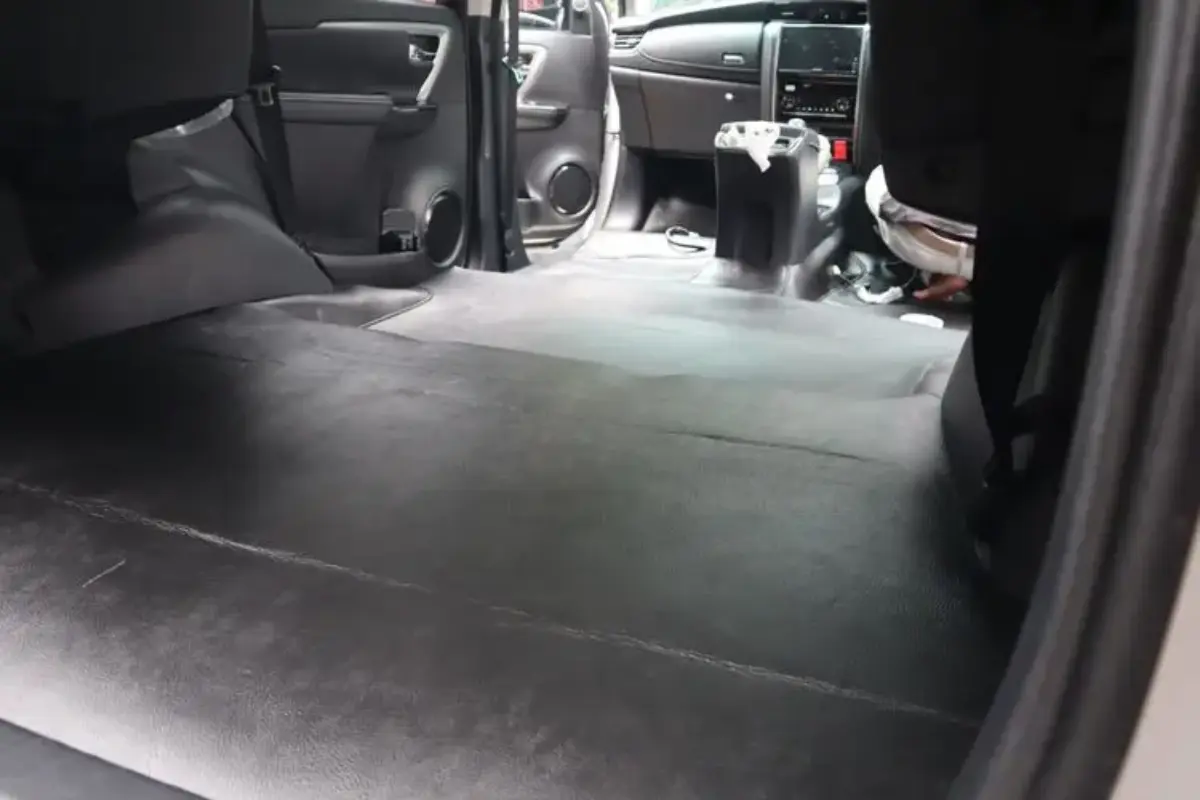 Rahasia Karpet Mobil Bersih: Perawatan Kulit Sintetis Anti-Rusak