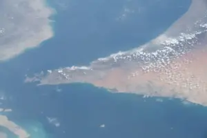 Dilema Yuridis di Selat Hormuz: Antara UNCLOS dan Hak Bela Diri