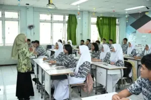 Pengamat Ingatkan Negara Wajib Menjamin Kesejahteraan Guru Honorer Sekolah Swasta