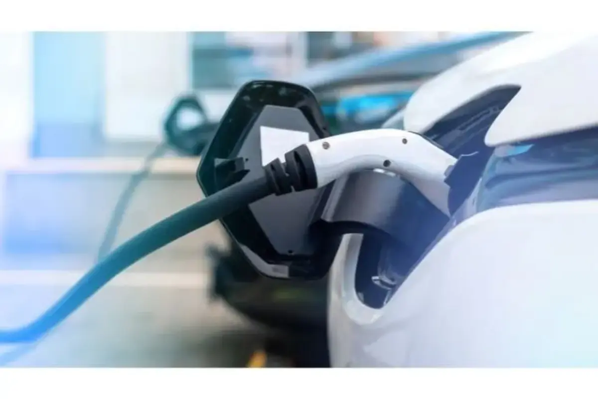 Tito Karnavian Instruksikan Pembebasan Pajak Kendaraan Listrik