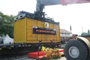 KA Brumbung Cargo Perkuat Distribusi Jateng-Jakarta, Angkutan Peti Kemas KAI Tembus 1,37 Juta Ton