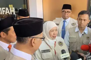 Khofifah Lepas 376 CJH Kloter Pertama Embarkasi Surabaya ke Tanah Suci, Tak Ada Open Seat
