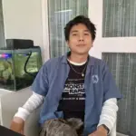 Cara Iqbaal Ramadhan Killing Time di Set Syuting Monster Pabrik Rambut