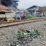 Driver Ojol Tewas Tertabrak Kereta di Medan, Penumpang Selamat