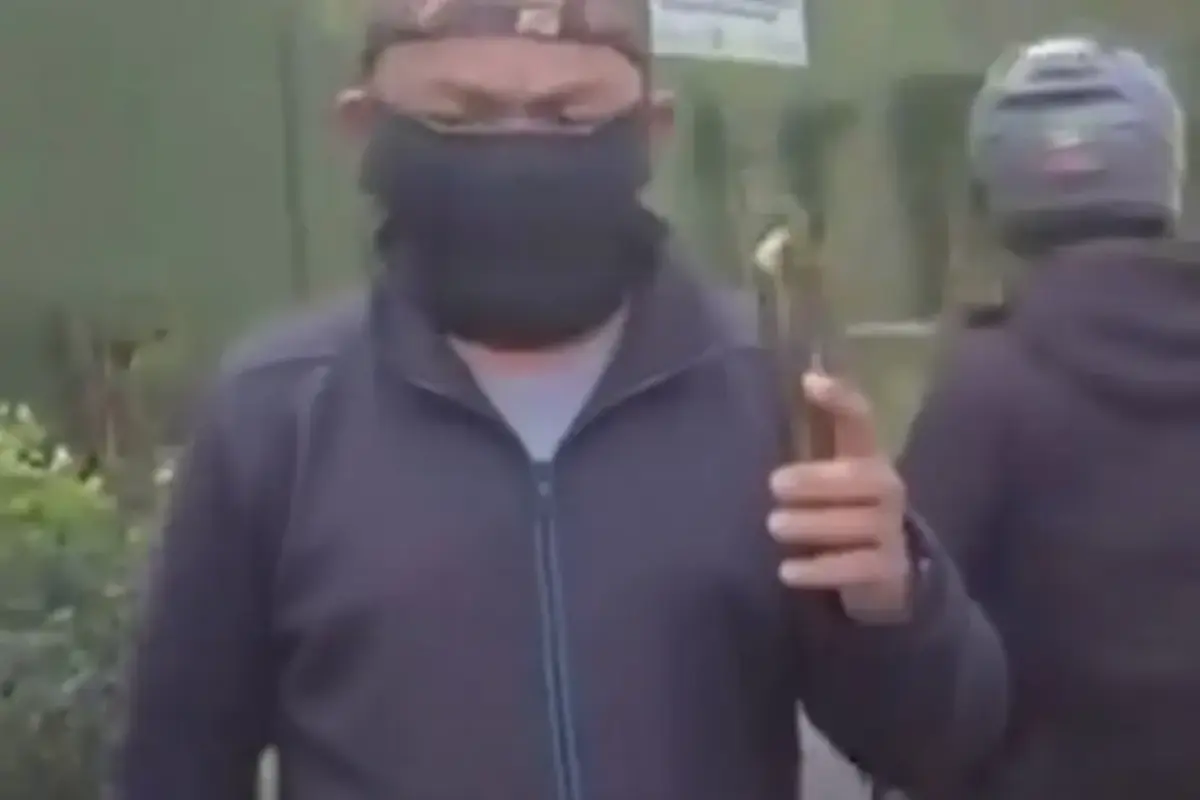 Aksi Polisi Cegat Mobil di Jalan Jakbar, Benarkah Sudah Sesuai Aturan?