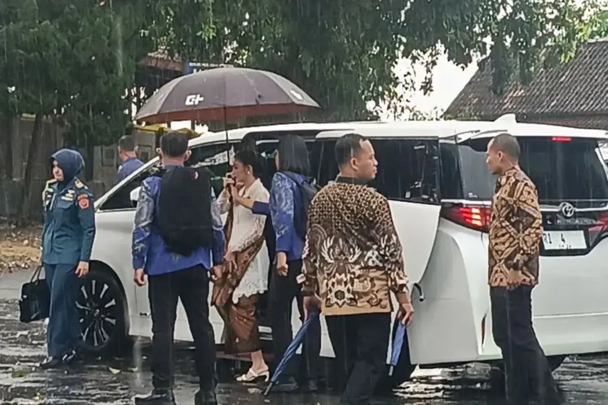 Momen Selvi Ananda Kunjungi Makam Kartini: Kunjungan Perdana Tokoh Nasional Sejak 1979