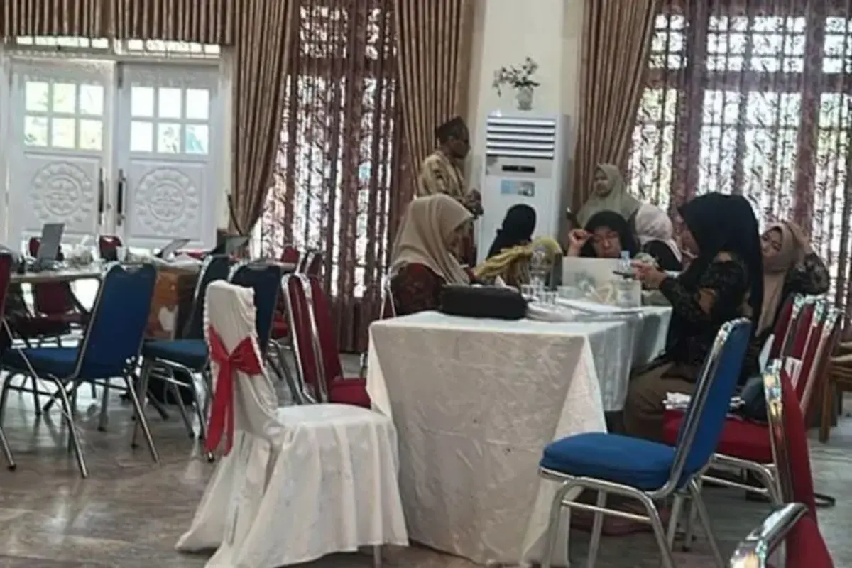 Melihat Proses Entri Data Penyintas Bencana di Pendopo Aceh Utara…