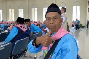 Cerita Dedi, Pensiunan Guru Nyambi Tukang Las hingga Kuli Bangunan Naik Haji di Usia 71 Tahun