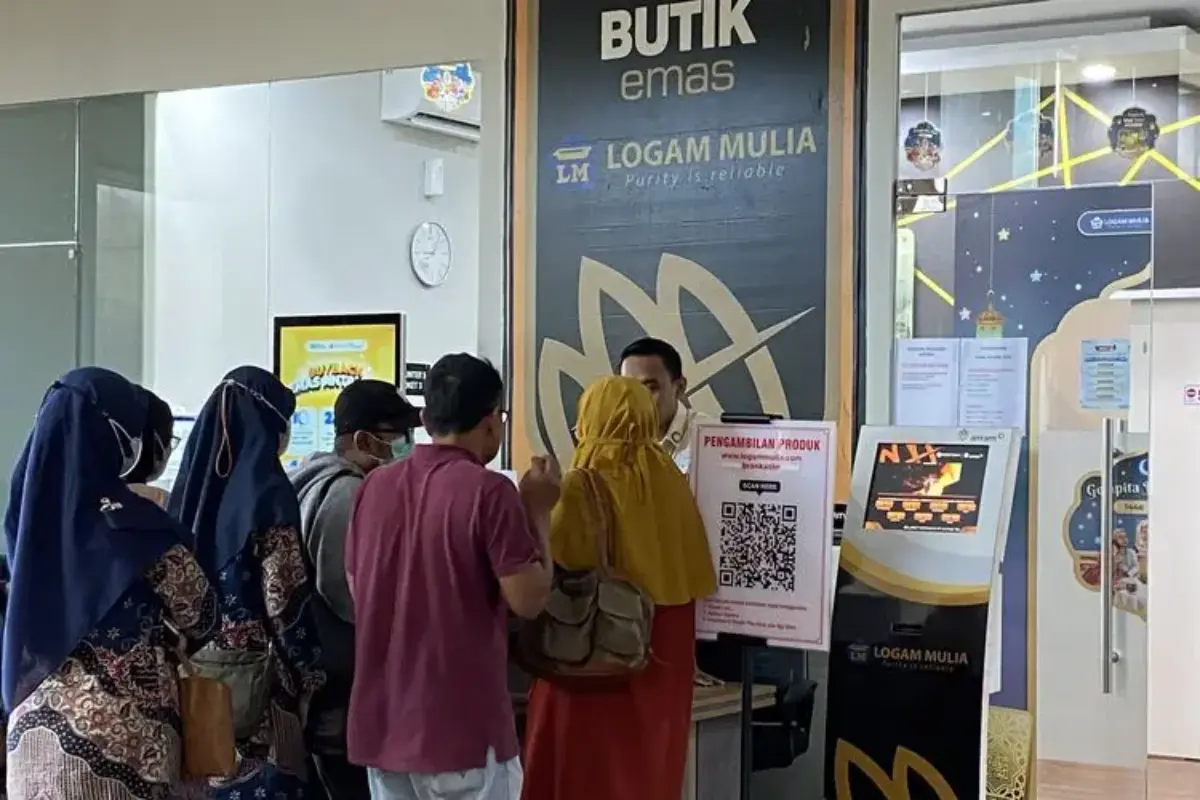Di Balik Antrean Butik Antam, Ada Jastiper Berburu Emas Hingga 3 Hari Berturut Turut