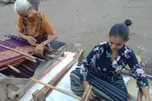 Perjuangan Para Kartini di Flores Timur, Setia Jaga Warisan Leluhur dengan Menenun