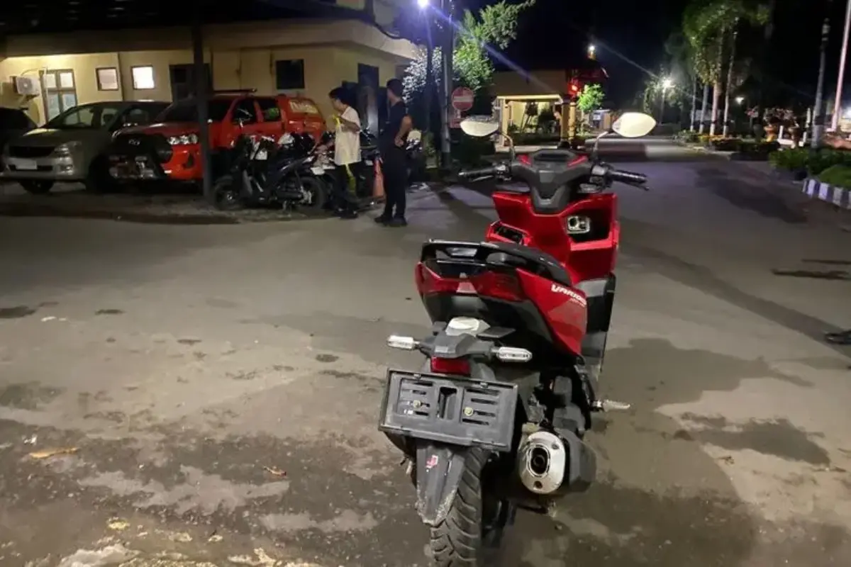 Polisi Tangkap Pencuri Motor Dan Tas Milik Turis Skotlandia Yang Dicuri Di Lombok Barat