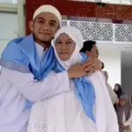 Dampingi Ibu, Rizki DA Berangkat Haji Gantikan Ayahnya yang Meninggal