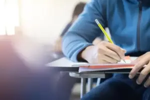 Ketahuan Memakai Alat di Telinga, Peserta UTBK di Undip Semarang Diserahkan ke Polisi