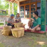 Dari Anyaman Bambu ke Harapan Hidup, Kisah Suwari di Purworejo Menghidupi 8 Keluarga di Tengah Gempuran Produk Modern