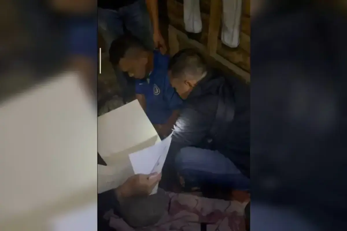 Manipulasi Penerima Bansos Pkh, Eks Pegawai Pos Cirebon Sembunyi Di Lampung, Dibekuk Saat Tidur