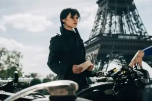 First Look Wednesday Season 3, Jenna Ortega Tiba di Paris