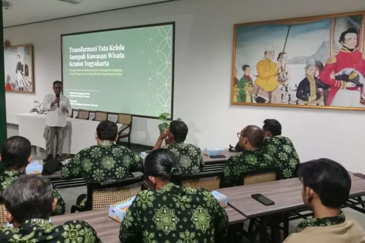 Hari Bumi, Keraton Yogyakarta Gelar Pelatihan Kelola Sampah untuk Abdi Dalem