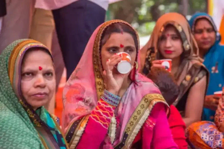 Salah Satu Kuil Tersuci di India Wajibkan Pengunjung Minum Air Kencing Sapi, untuk Apa?